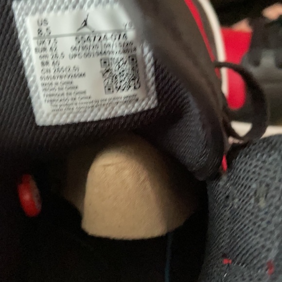 Black n red Jordan 1s retro throwbacks - Picture 3 of 3